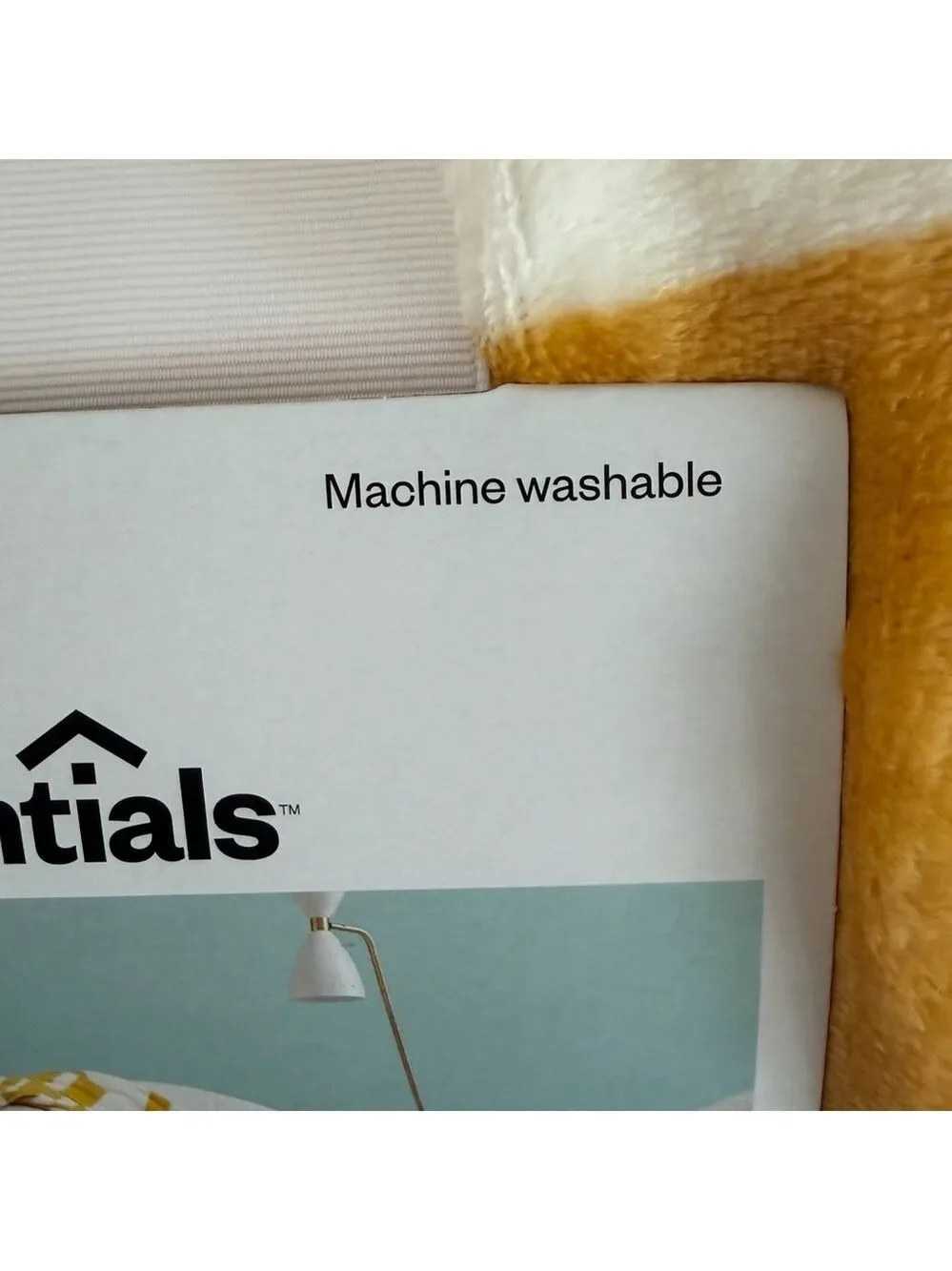 Room Essentials NEW 50 x 60 Plush Throw